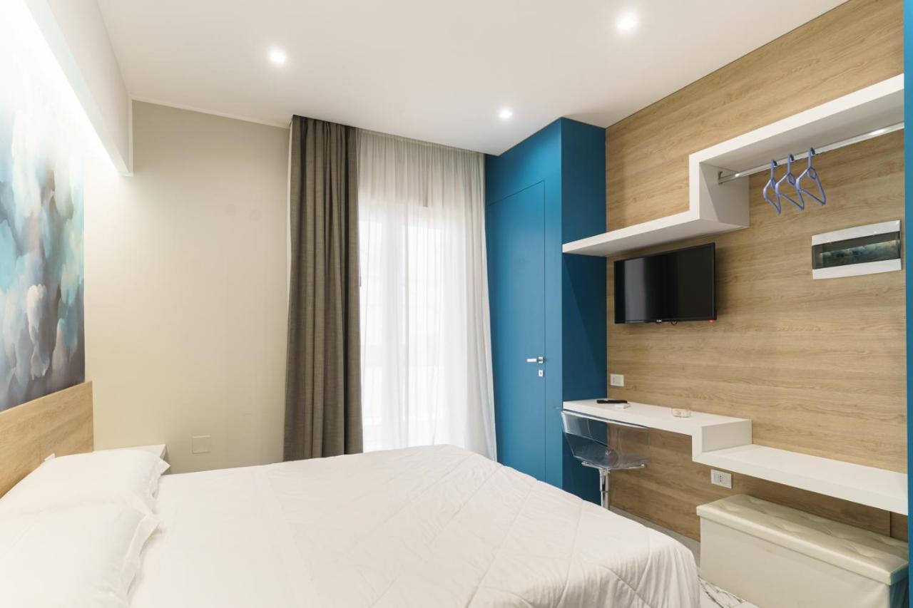 Nuvole Apartment Near The Beach Trani Bagian luar foto